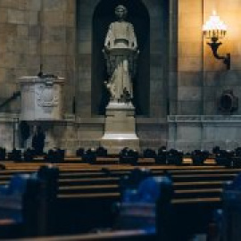 El ocaso de la Iglesia: 280.000 creyentes menos cada año