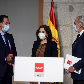 La presidenta madrileña, Isabel Díaz Ayuso, el vicepresidente madrileño, Ignacio Aguado (izda), y el consejero de Sanidad de Madrid, Enrique Ruiz Escudero. /EFE