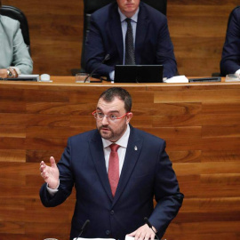 El candidato socialista a la Presidencia del Principado, Adrián Barbón. (J.L. CEREIJIDO | EFE)