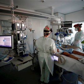 UCI del Complejo Hospitalario de Navarra. EFE/ Jesús Diges/Archivo