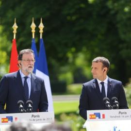 Mariano Rajoy y Macron en la rueda de prensa de este viernes en París / TWITTER