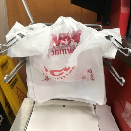 Bolsas de plástico de una farmacia de Nueva York. REUTERS/Carlo Allegri