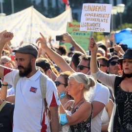 Manifestantes anti mascarillas