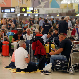 Turistas en el aeropuerto de Las Palmas
