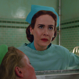 Sarah Paulson en 'Ratched', de Ryan Murphy. / NETFLIX
