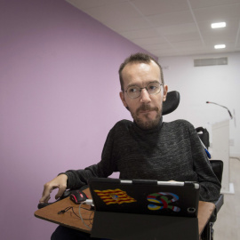 El secretario de Organización y Programa, Pablo Echenique, durante una rueda de prensa tras el Consejo de Coordinación de Podemos. EFE/Luca Piergiovanni