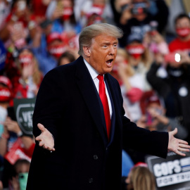 Trump durante un acto de campaña en Fayetteville. REUTERS.