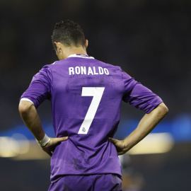 El futbolista del Real Madrid y de la selección portuguesa, Cristiano Ronaldo, en un momento de la pasada final de la Campions League en Cardiff. REUTERS/Carl Recine