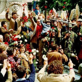 Escena de la película 'Capitanes de abril'.