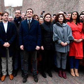 Santiago Abascal, Pablo Casado y Albert Rivera. - AFP