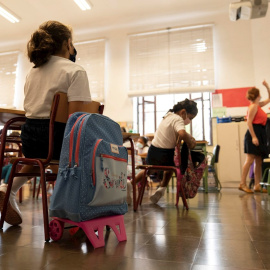La pandemia de la COVID-19 ha provocado que nueve de cada diez niñas y adolescentes sufran un nivel medio o alto de ansiedad, según un informe de Plan Internacional, que refleja que son las de España e India las que más reconocen haber tenido cambios 