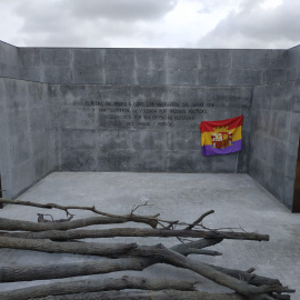 Memorial de La Almudena a las víctimas del franquismo. GUILLERMO MARTÍNEZ.