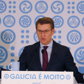 El líder del PPdeG y candidato a ser reelegido presidente de la Xunta, Alberto Núñez Feijóo durante un encuentro con personalidades de Santiago, para hace balance de sus once años al frente del gobierno. - FOTO: EFE/Lavandeira Jr