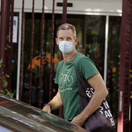 13/07/2020 - Iñaki Urdangarin llega al centro Hogar Don Orione para realizar su voluntariado, en Pozuelo de Alarcón (España). / EUROPA PRESS  - ANTONIO GUTIÉRREZ