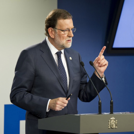 El presidente del Gobierno, Mariano Rajoy, durante la rueda de prensa ofrecida en Bruselas, tras asistir a la reunión del Consejo Europeo. EFE/Horst Wagner