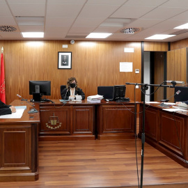 El juzgado de lo Contencioso Administrativo número 1 de Pamplona ha acogido este martes el primer juicio en Navarra por las sanciones impuestas durante el estado de alarma. /EFE