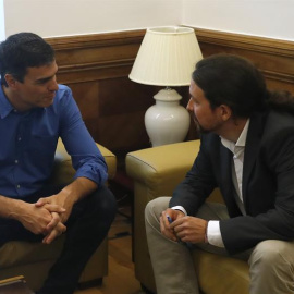 Pedro Sánchez y Pablo Iglesias. EFE
