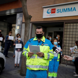 Médicos del Summa 112 de Madrid se concentran, este martes, ante uno de los centros médicos del Summa de Madrid para protestar por sus condiciones laborales en medio de la situación de pandemia provocada por el Covid 19. EFE/David Fernández
