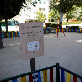 Vista de un parque cerrado en la localidad madrileña de Fuenlabrada, una de las áreas sanitaria afectada por las retricciones de movilidad. EFE/ David Fernández/Archivo