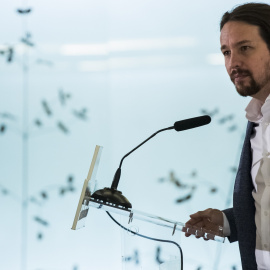 El secretario general de Podemos, Pablo Iglesias,durante su intervención en un desayuno informativo, en un hotel de Madrid. EFE/Santi Donaire