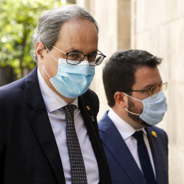 El presidente de la Generalitat, Quim Torra (i), acompañado del vicepresidente, Pere Aragonés (d). EFE/Quique García