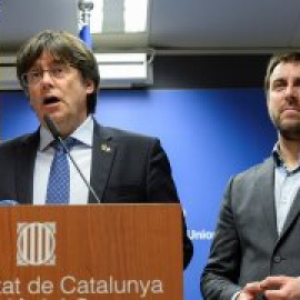 Puigdemont y Comín recogen su acreditación provisional de eurodiputados tras el fallo del tribunal de la UE