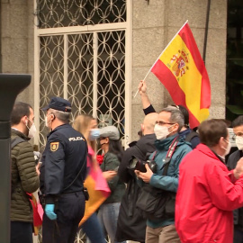 Protesta en Madrid contra Gobierno continúa aunque sin aglomeraciones