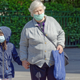 Abuelos de España avisan de que se "juegan la vida" cuidando de sus nietos en cuarentena. / Pixabay