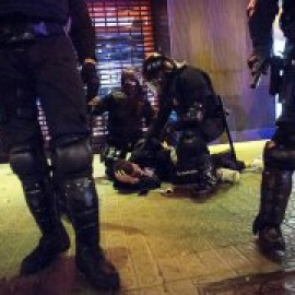 Los Mossos cargan y detienen a 16 manifestantes en las marchas en Catalunya por el tercer aniversario del 1-O