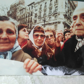 Teo Gallardo, con Dolores Ibárruri, Pasionaria. / ARCHIVO FAMILIAR