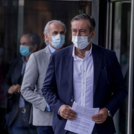 El consejero de Justicia, Interior y Víctimas de la Comunidad de Madrid, Enrique López, y el titular de Sanidad, Enrique Ruiz Escudero. Europa Press