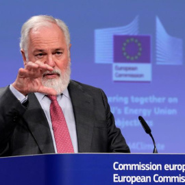 18/06/2019.- El comisario europeo de Energía y Clima, Miguel Arias Cañete, da una rueda de prensa para informar sobre el análisis de la Comisión Europea sobre los borradores de los Planes Nacionales de Energía y Clima presentados por los Estados miem