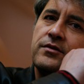 Manuel Rivas: "Isaac Díaz Pardo estuvo siempre apuntado por el cañón de la historia"