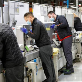 Personas trabajando / EFE