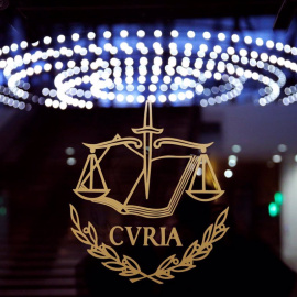 El logo del Tribunal de Justicia de la UE, en su sede en Luxemburgo. REUTERS