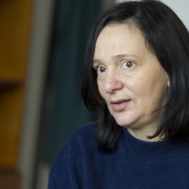 Carolina Bescansa durante la entrevista. /MANOLO FINISH