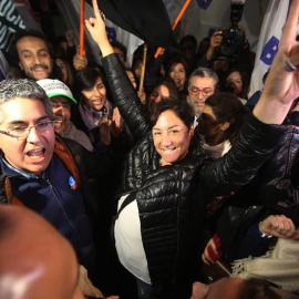Beatriz Sánchez, celebra su victoria en las primarias del Frente Amplio. EFE/Elvis González