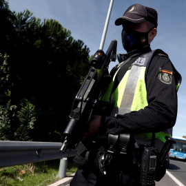 05/10/2020  - Control policial en el acceso a capital. EFE/Mariscal