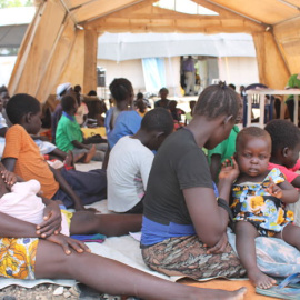 Mujeres y niños suponen el 86% de los refugiados sursudaneses en Uganda. Pablo L. Orosa