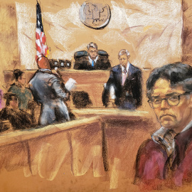 Ilustración que muestra a Keith Raniere durante su juicio en Nueva York./ REUTERS