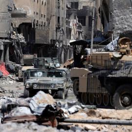Vehículo militar de las fuerzas de seguridad iraquíes durante la batalla entre las fuerzas iraquíes y militantes del Estado Islámico en Mosul REUTERS/Ahmed Saad