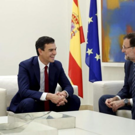 Pedro Sánchez y Mariano Rajoy, el pasado 10 de noviembre en el palacio de La Moncloa / Reuters