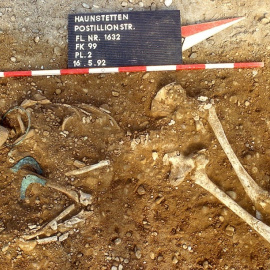 Restos humanos descubiertos al sur de Augsburgo (Alemania) de hace entre 2.500 y 1.650 a.C./ Stadtarchäologie Augsburg