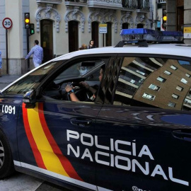 Un vehículo de la Policía Nacional, en una imagen de archivo. / EFE