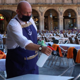 Más de 130.000 camareros y cocineros y 113.000 empleados de hoteles y empresas de alojamiento siguen en ERTE / EFE