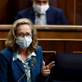 La vicepresidenta económica Nadia Calviño, durante su intervención en la sesión de control al Gobierno en el Congreso. EFE/ Mariscal