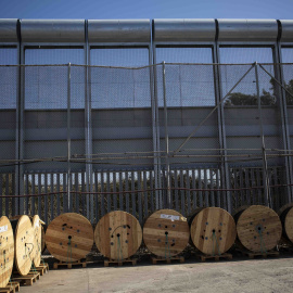 Construcción de la nueva valla de Melilla. JAIRO VARGAS