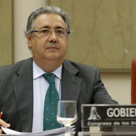 El ministro del Interior, Juan Ignacio Zoido, poco antes de su comparecencia en el Congreso de los Diputados.-  EFE/Ballesteros