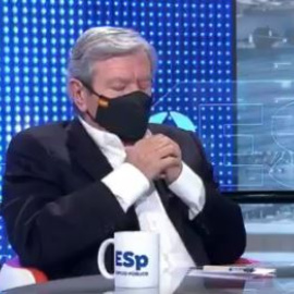 15/10/2020 - El exministro José Luis Corcuera, al saltarle su desfibrilador cuando se encontraba en el plató de 'Espejo Público'. / CAPTURA - ANTENA 3