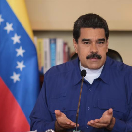 Fotografía cedida por la oficina de prensa del Palacio de Miraflores que muestra al presidente de Venezuela, Nicolás Maduro, durante un acto de gobierno. | EFE